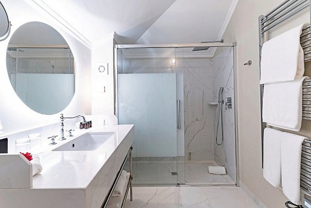 Casa Velha do Palheiro - Wohnbeispiel Doppelzimmer Deluxe Haupthaus (Zimmercodierung DDU)