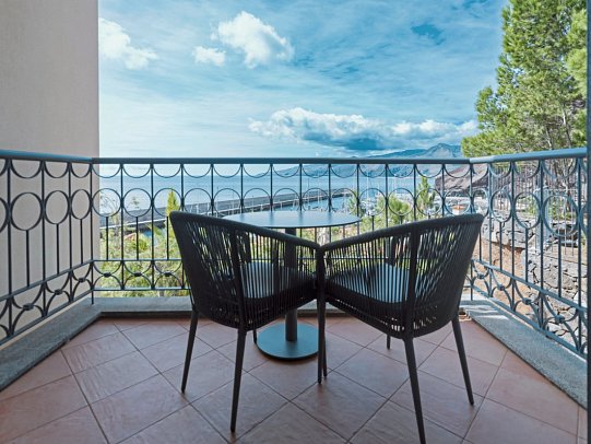 Dreams Madeira Resort Spa & Marina - Beispiel Balkon Doppelzimmer Meerblick (Zimmercodierung DBM)
