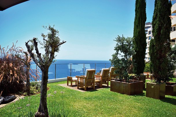 Madeira Regency Cliff