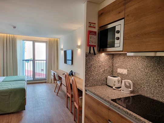 Royal Orchid - Wohnbeispiel Studio Superior Landblick (Zimmercodierungen SSL & SS1)