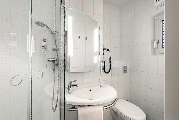 ibis Frankfurt Centrum Hotel - Wohnbeispiel Doppelzimmer Standard (Zimmercodierung DB1)