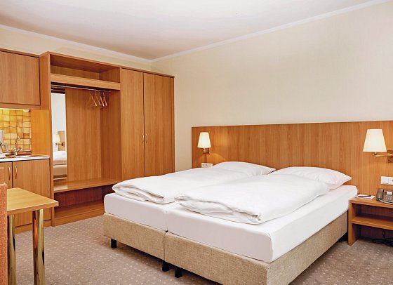 Sunday Hotel Willingen - Wohnbeispiel Familienzimmer Deluxe (Zimmercodierungen FD1, FD2, UC1 & UC2)