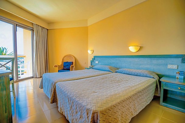 SBH Costa Calma Beach Resort - Wohnbeispiel Doppelzimmer seitl. Meerblick (Zimmercodierungen DBN & DCN)