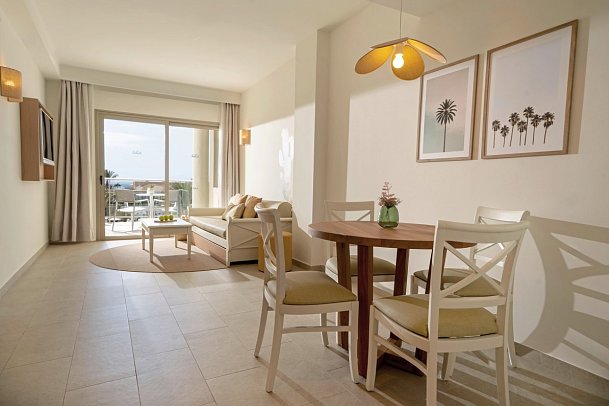 Iberostar Waves Gaviotas Park - Wohnbeispiel Suite seitl. Meerblick (Zimmercodierungen W1N & WB3)