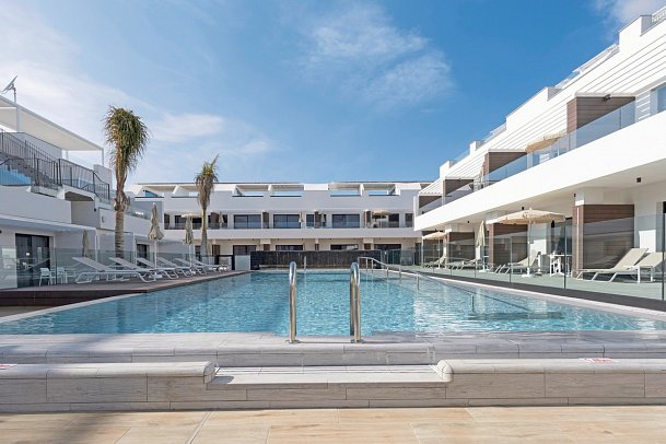 Esmeralda Cotillo Homes by LIVVO