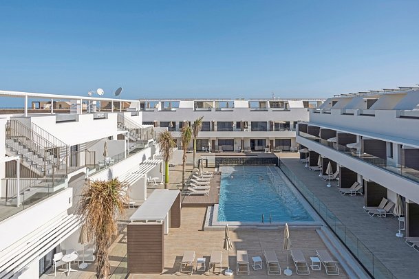 Esmeralda Cotillo Homes by LIVVO