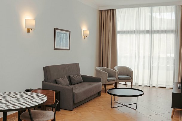 LIVVO Jandia Golf - Wohnbeispiel Familienzimmer (Zimmercodierung FB1)