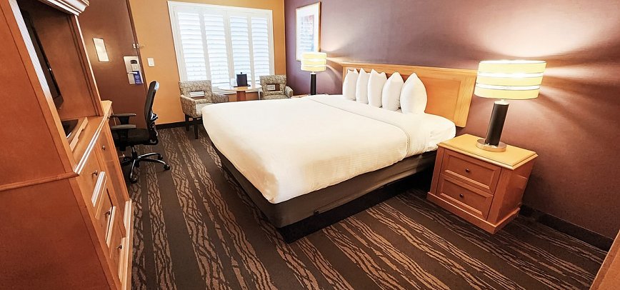 Best Western Plus Stovall's Inn - Wohnbeispiel Standard Room with Rollaway Bed (Zimmercodierung UG6)