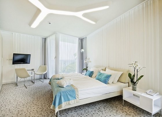 Ultra Marine - Wohnbeispiel Doppelzimmer Ultra Standard seitl. Meerblick (Zimmercodierungen DGN, D1N & DCN)