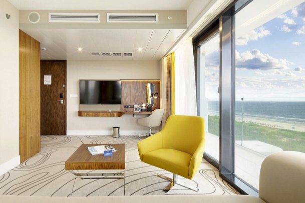 Radisson Blu Resort Swinoujscie - Wohnbeispiel Suite seitlicher Meerblick (Zimmercodierung W1N)