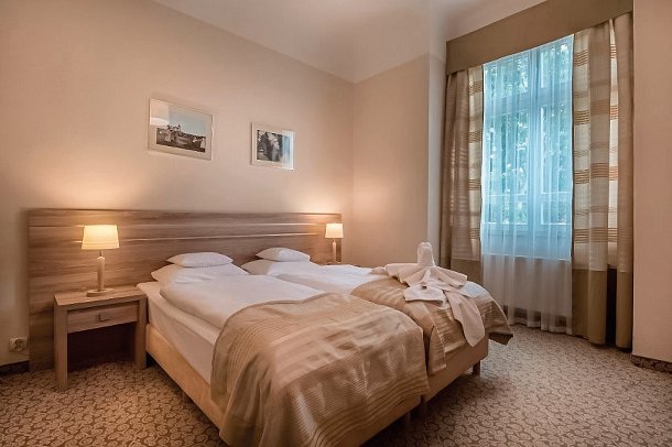 Cesarskie Ogrody - Wohnbeispiel Doppelzimmer Haupthaus (Zimmercodierungen DB1 & EB1)