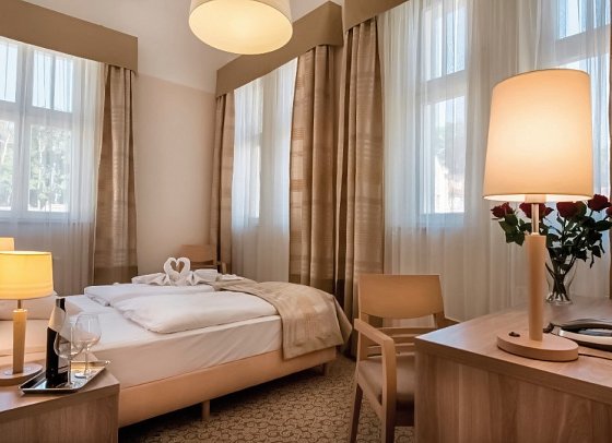 Cesarskie Ogrody - Wohnbeipiel Doppelzimmer Haupthaus (Zimmercodierungen DB1 & EB1)