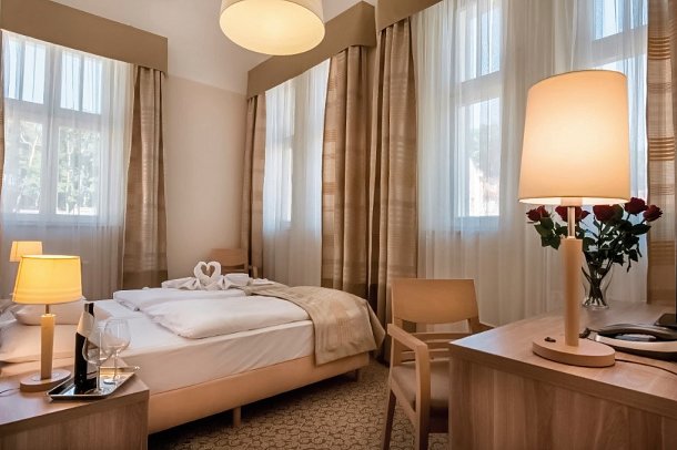 Cesarskie Ogrody - Wohnbeipiel Doppelzimmer Haupthaus (Zimmercodierungen DB1 & EB1)