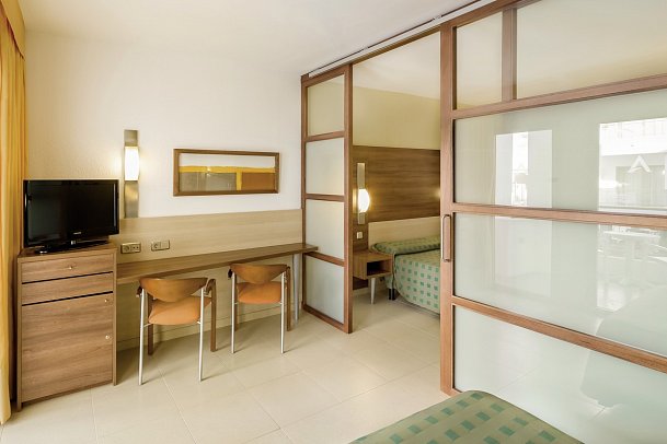 AQUA Hotel Aquamarina & Spa - Wohnbeispiel Familienzimmer (Zimmercodierung FB1)