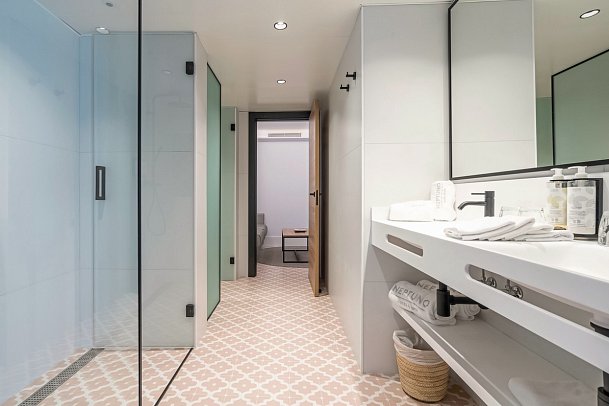 Neptuno & Spa - Badbeispiel Juniorsuite Balkon (Zimmercodierung JB1)