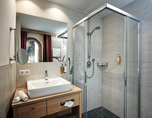 Pichlmayrgut - Beispiel Bad Doppelzimmer Superior (Zimmercodierung DS1)