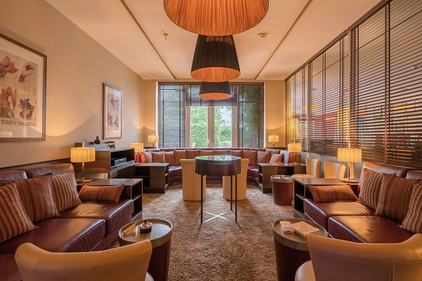 Best Western Premier Castanea Resort Hotel - Raucherlounge