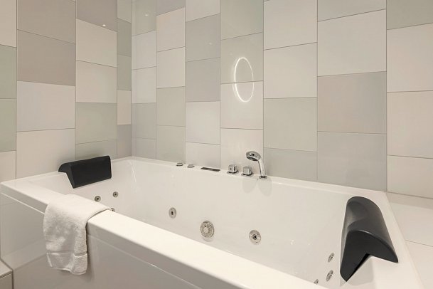 Center Parcs Bispinger Heide - Wohnbeispiel Hotelzimmer Premium (Zimmercodierungen DM1 & DM2)