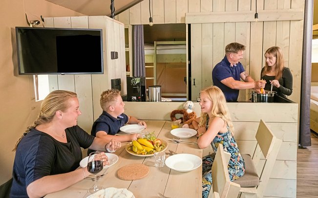 Serengeti Park Lodge - Wohnbeispiel Tongasoa Lodge (Zimmercodierungen UX8 & UX7)