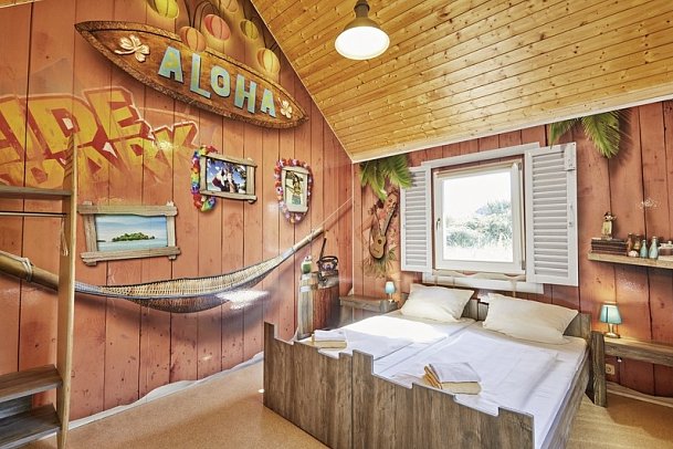 Heide Park Holiday Camp - Wohnbeispiel 2er Blockhütte (Zimmercodierungen XB1 & XB2)