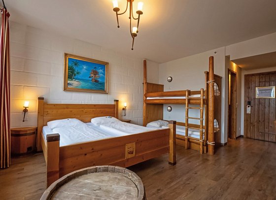 Heide Park Abenteuerhotel - Wohnbeispiel Piratenzimmer Abenteuer (Zimmercodierungen XB3 & XB4)