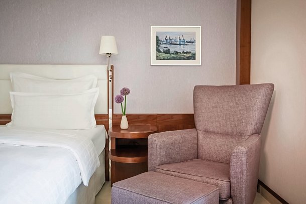 Grand Elysée Hamburg - Wohnbeispiel Doppelzimmer Grand Classic (Zimmercodierung DB1)