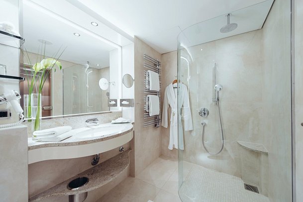 Grand Elysée Hamburg - Wohnbeispiel Doppelzimmer Grand Classic (Zimmercodierung DB1)