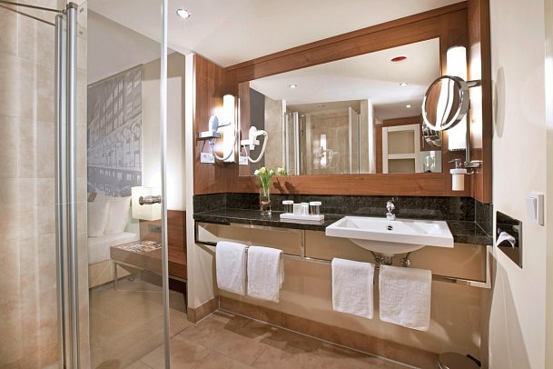 Lindner Hotel Hamburg Am Michel - Beispiel Bad Doppelzimmer (Zimmercodierung DB1)