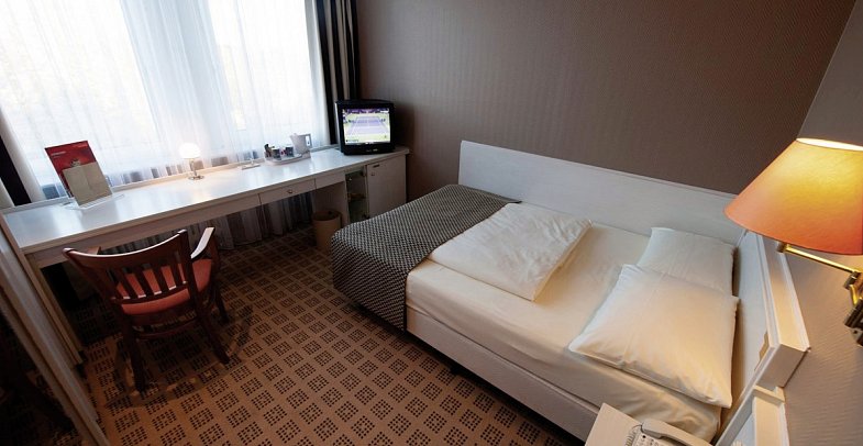 Park Hotel Hamburg Arena - Wohnbeispiel Doppelzimmer Standard (Zimmercodierung DG1)