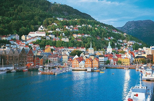 ADAC Special: Mit MS Finnmarken auf den Spuren der Postschiffroute