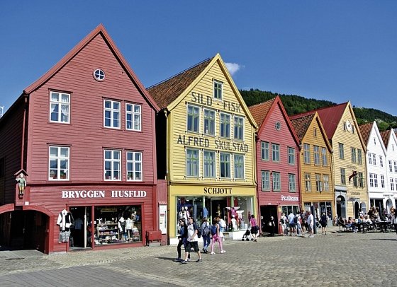 ADAC Special: Mit MS Finnmarken auf den Spuren der Postschiffroute - Bryggen