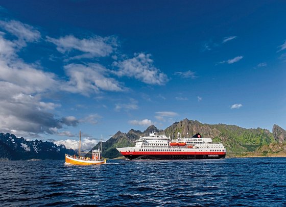 ADAC Special: Mit MS Finnmarken auf den Spuren der Postschiffroute - Hurtigruten