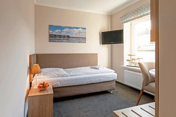 Nordsee-Hotel Hinrichsen - Wohnbeispiel Einzelzimmer Standard (Zimmercodierung EG2)