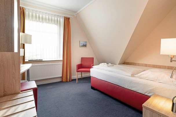 Nordsee-Hotel Hinrichsen - Wohnbeispiel Einzelzimmer Komfort (Zimmercodierung EF2)