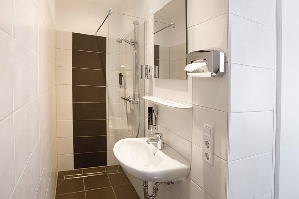 Nordsee-Hotel Hinrichsen - Wohnbeispiel Doppelzimmer Standard (Zimmercodierung DG1)