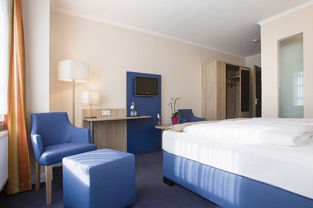 Nordsee-Hotel Hinrichsen - Wohnbeispiel Doppelzimmer Komfort (Zimmercodierung DF1)