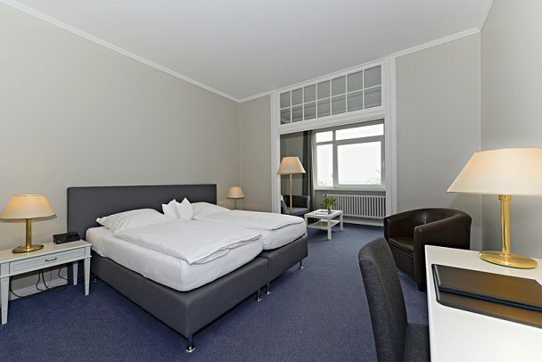 Kurhaus Hotel - Wohnbeispiel Doppelzimmer Meerblick groß (Zimmercodierung D1M)