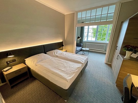 Kurhaus Hotel - Wohnbeispiel DZ Meerblick groß (Zimmercodierung D1M)