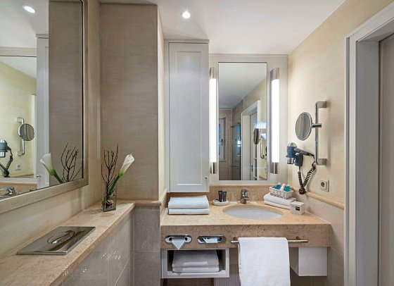 Dorint Strandresort & Spa Sylt/Westerland - Beispiel Bad Studio (Zimmercodierung SB1)
