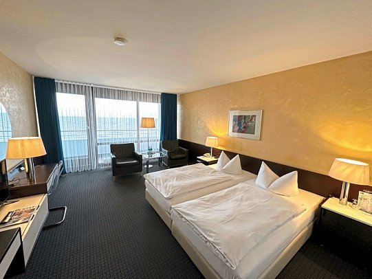 TOP CountryLine Hotel Roth am Strande - Wohnbeispiel Doppelzimmer Meerblick (Zimmercodierung DBM)