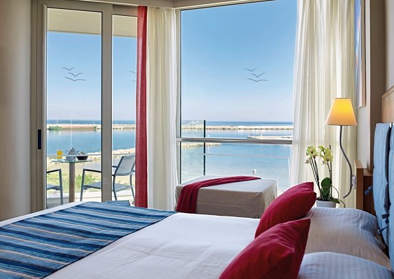 Kyma Suites Beach Hotel - Wohnbeispiel Doppelzimmer Superior Meerblick (Zimmercodierung DSM)