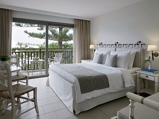 Creta Maris Resort - Wohnbeispiel Familienzimmer Bergblick (Zimmercodierung FBB)