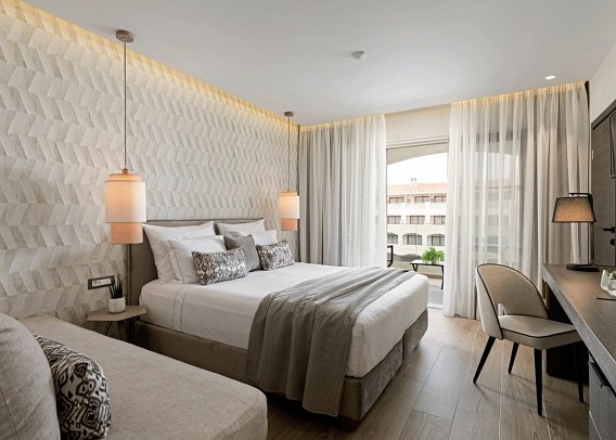 Theartemis Palace - Wohnbeispiel Doppelzimmer Superior Poolblick (Zimmercodierung DSP)