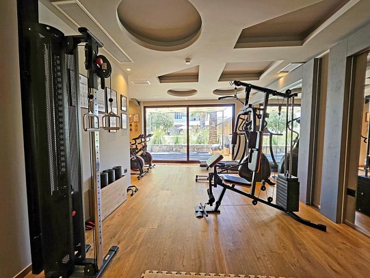 Petousis Hotel & Suites