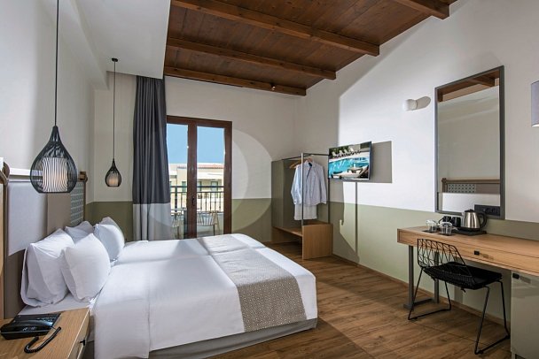 Petousis Hotel & Suites