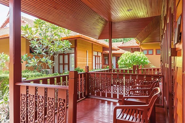 P.P. Erawan Palms Resort - Terrassenbeispiel Superior Bungalow (Zimmercodierung BS1)