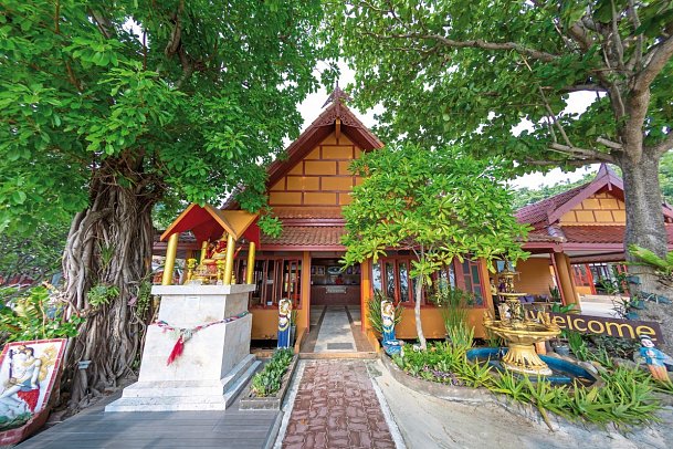 P.P. Erawan Palms Resort