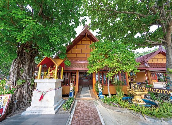 P.P. Erawan Palms Resort