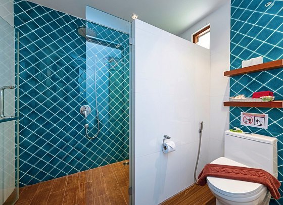 P.P. Erawan Palms Resort - Badbeispiel Standard (Zimmercodierung UG1)