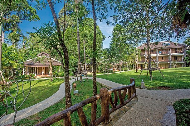 The Leaf on the Sands by Katathani